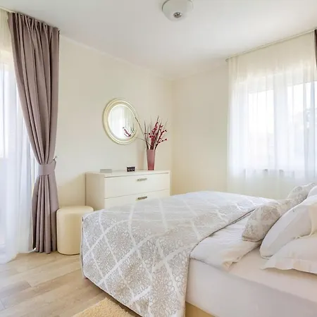 Luxury Apartments Villa Mande Malinska Esterno foto