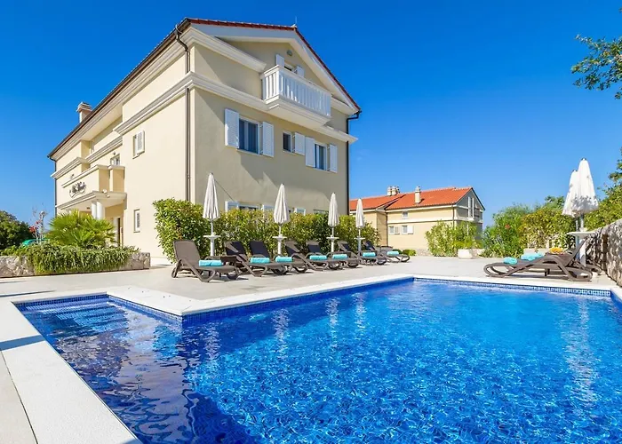 Luxury Apartments Villa Mande