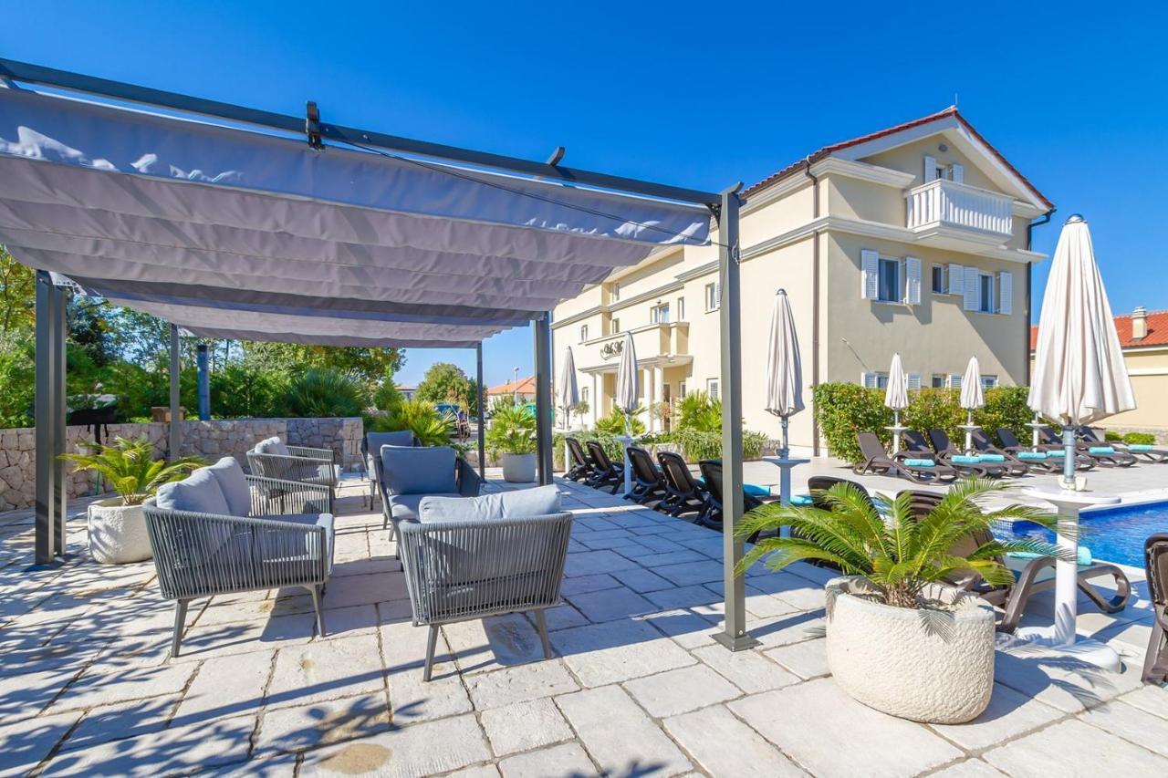 Luxury Mande Villa