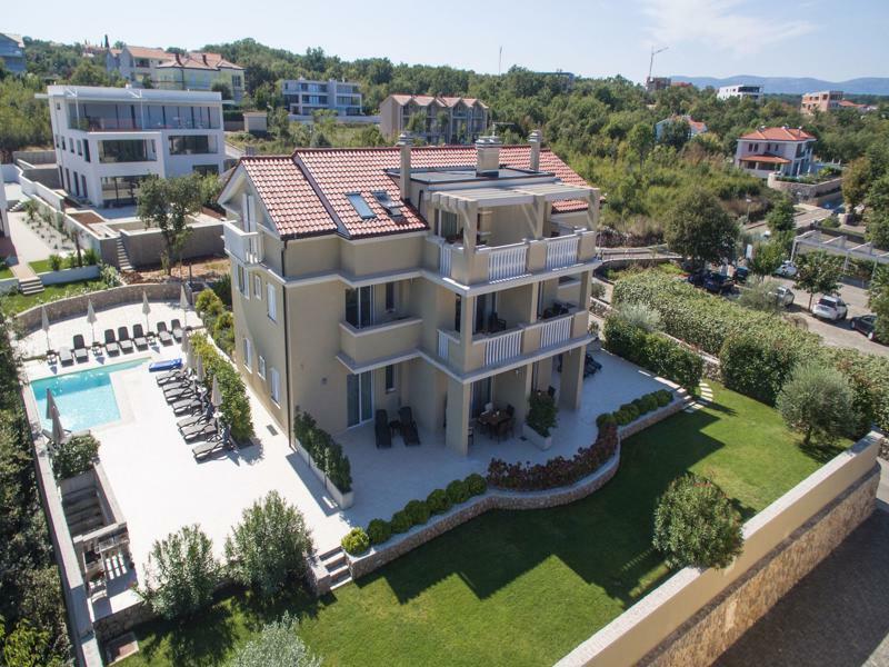 Luxury Mande Villa