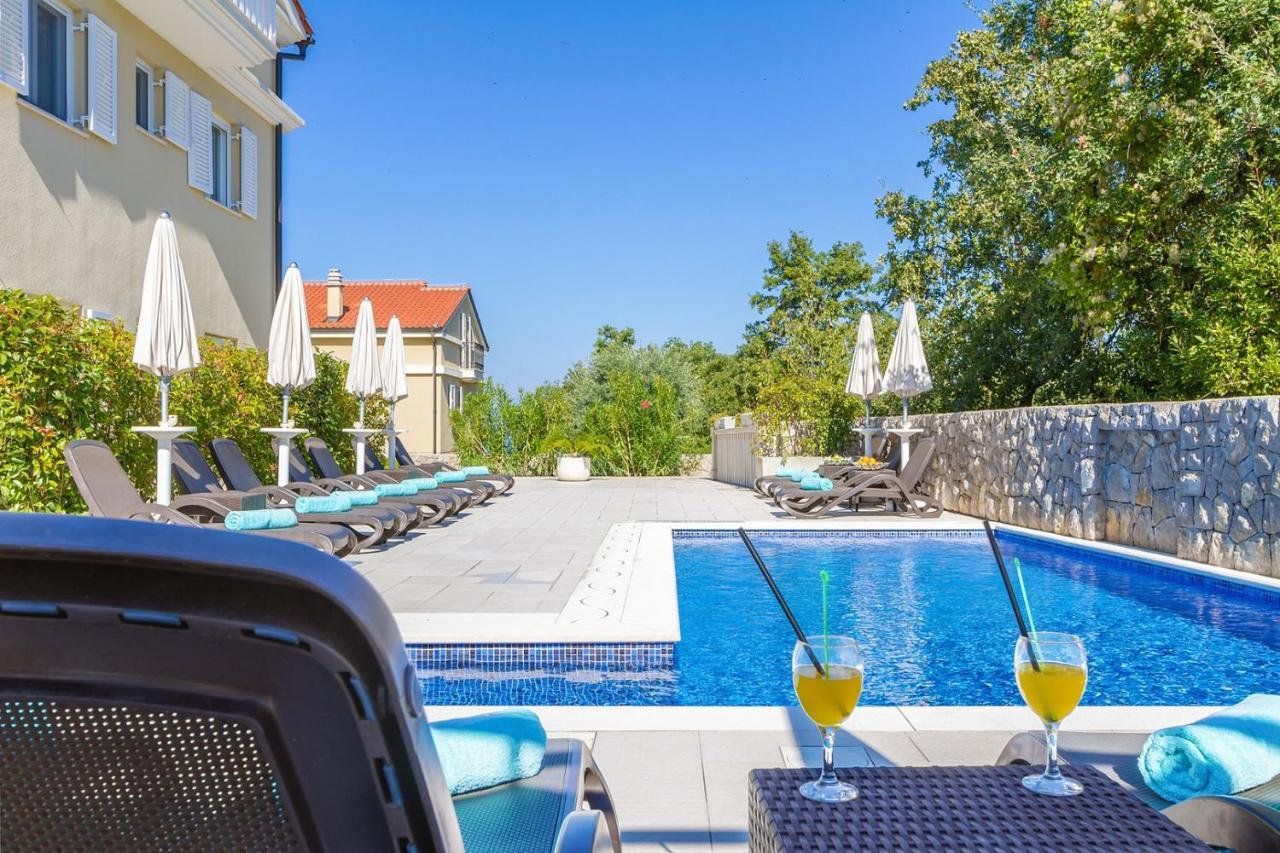 Luxury Mande Villa
