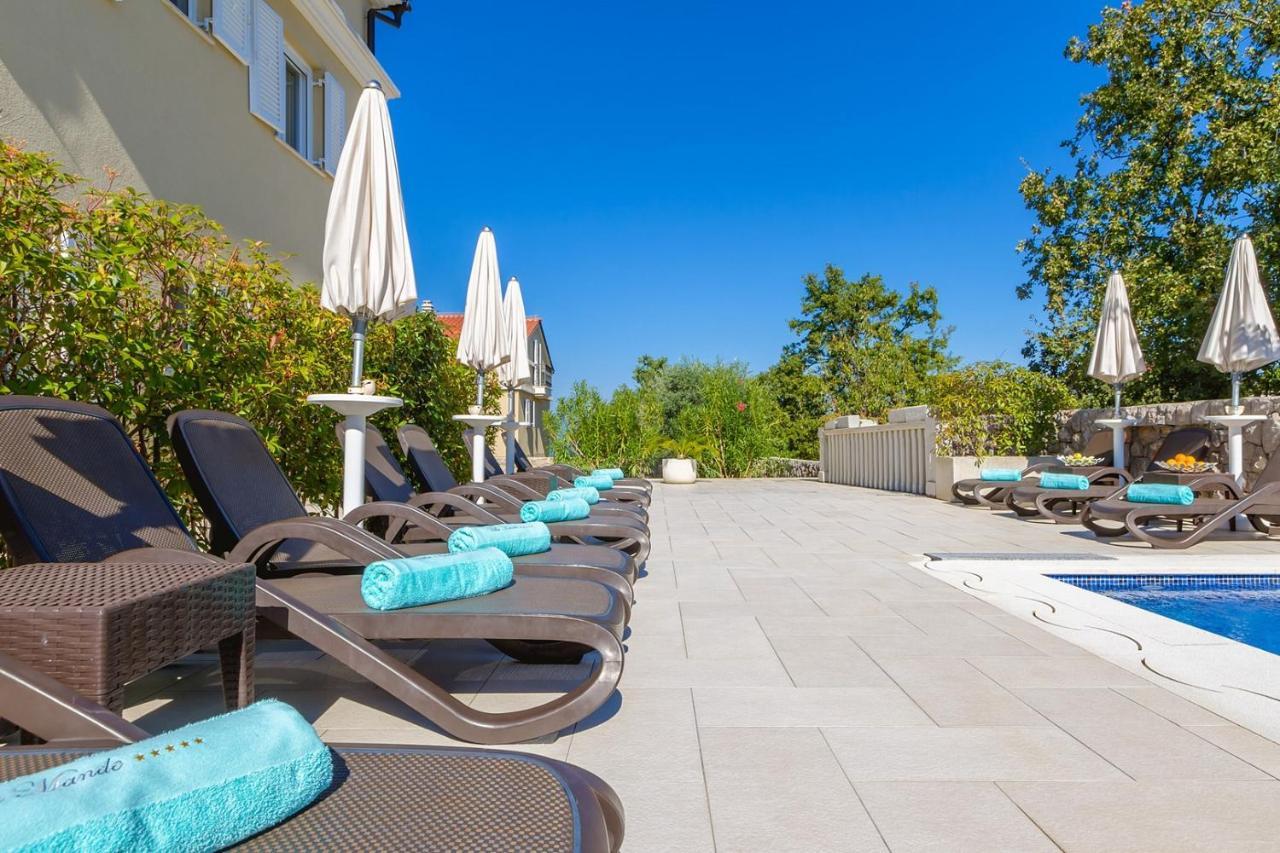 Luxury Mande Villa *